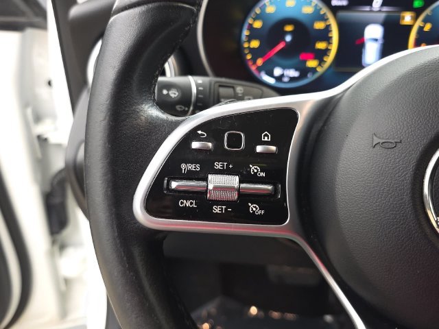 Used 2022 Mercedes-Benz GLC 300 4MATIC image 17