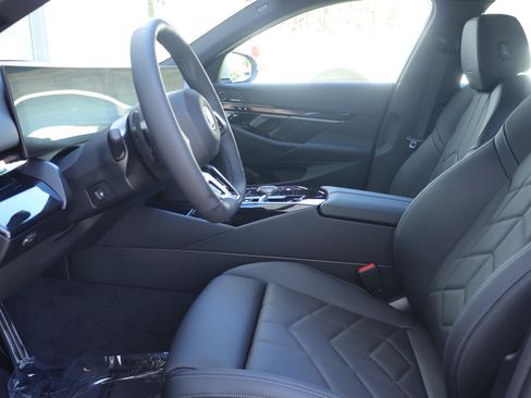 New 2026 BMW i5 eDrive40 w/ M Sport Package RWD image 12