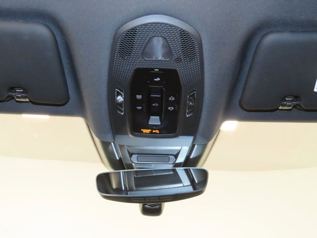 Certified 2026 Porsche Cayenne S AWD/4WD image 32