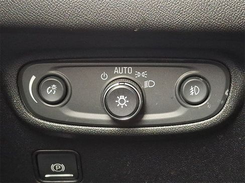 Used 2019 GMC Terrain Denali w/ Advanced Safety Package image 24