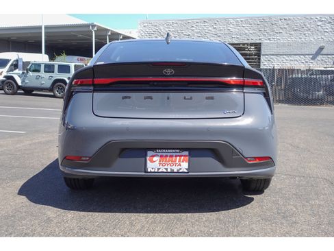 Certified 2025 Toyota Prius LE FWD image 4