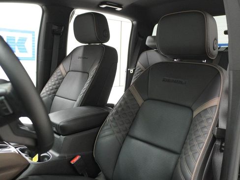 Used 2023 GMC Canyon Denali AWD/4WD image 6