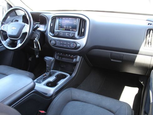 Used 2021 Chevrolet Colorado LT w/ Safety Package RWD image 21
