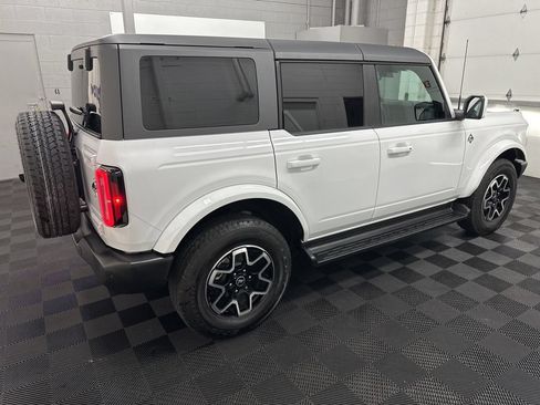Used 2025 Ford Bronco Outer Banks AWD/4WD image 11