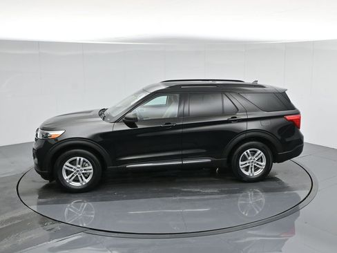 Used 2022 Ford Explorer XLT image 46