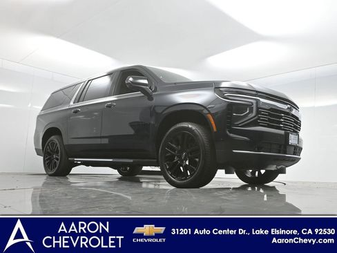 New 2025 Chevrolet Suburban Premier image 2