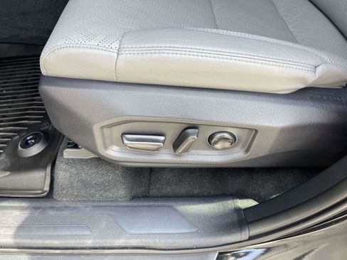 Used 2025 Toyota Tundra Limited image 14