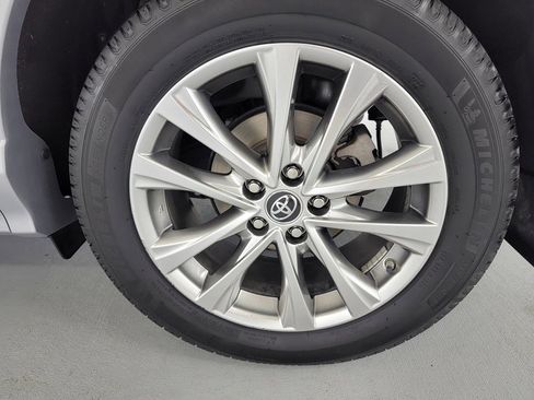 Used 2017 Toyota RAV4 Platinum w/ All Weather Liner Package AWD/4WD image 11