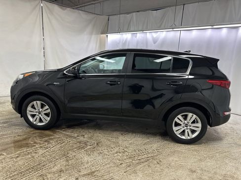 Used 2019 Kia Sportage LX image 2