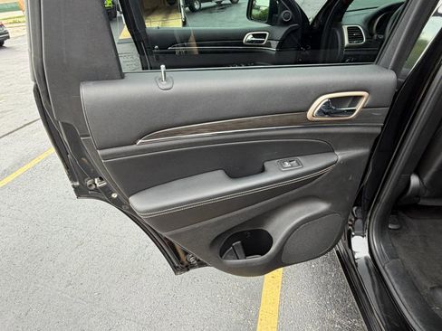Used 2015 Jeep Grand Cherokee Overland AWD/4WD image 29