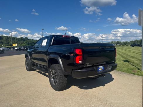 Used 2026 Chevrolet Colorado ZR2 w/ Technology Package AWD/4WD image 9