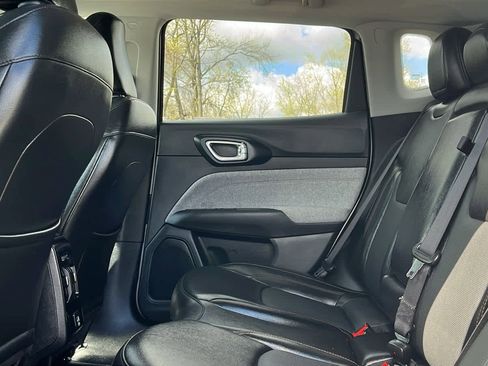 Used 2022 Jeep Compass Latitude AWD/4WD image 27