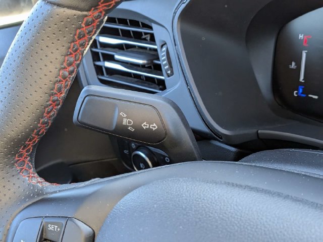 Used 2025 Ford Escape ST-Line Select AWD/4WD image 24