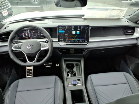 New 2026 Volkswagen Tiguan SE R-Line image 11