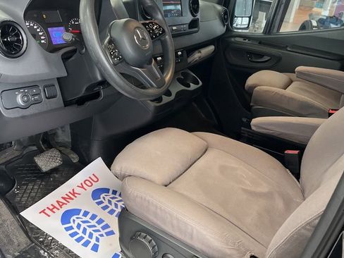 Used 2019 Mercedes-Benz Sprinter 2500 image 13