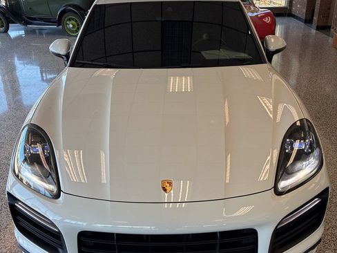 Used 2023 Porsche Cayenne GTS AWD/4WD image 9