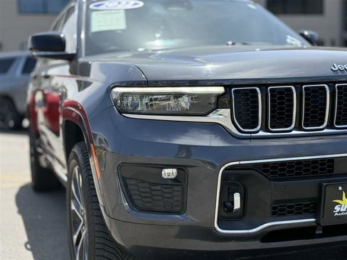 Used 2022 Jeep Grand Cherokee L Overland w/ Luxury Tech Group IV AWD/4WD image 9