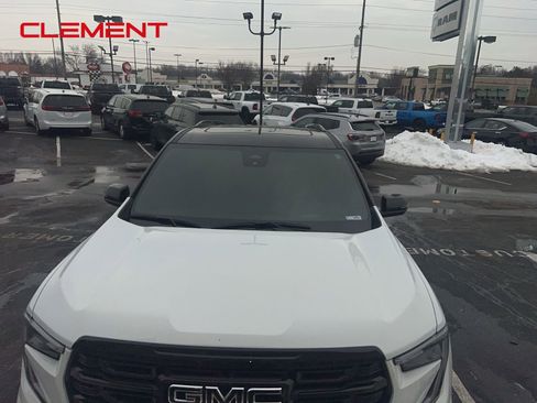 Used 2026 GMC Acadia Elevation w/ Super Cruise Package image 2