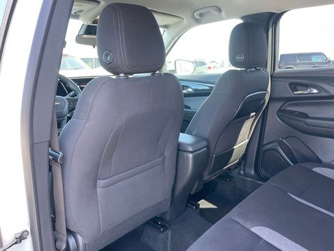 Used 2025 Chevrolet TrailBlazer LT AWD/4WD image 50