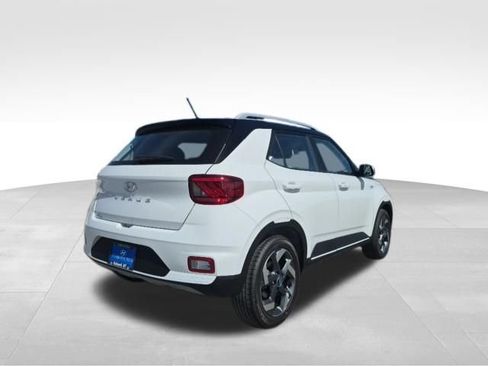 New 2026 Hyundai Venue SEL FWD image 5