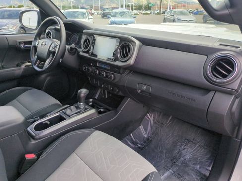 Used 2023 Toyota Tacoma TRD Sport AWD/4WD image 30
