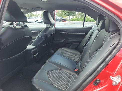 Used 2021 Toyota Camry SE image 18