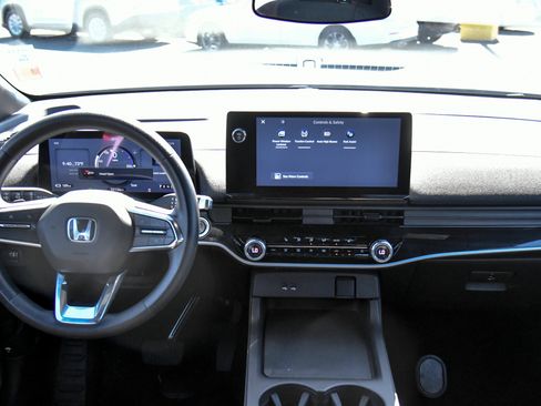 Used 2024 Honda Prologue EX image 39