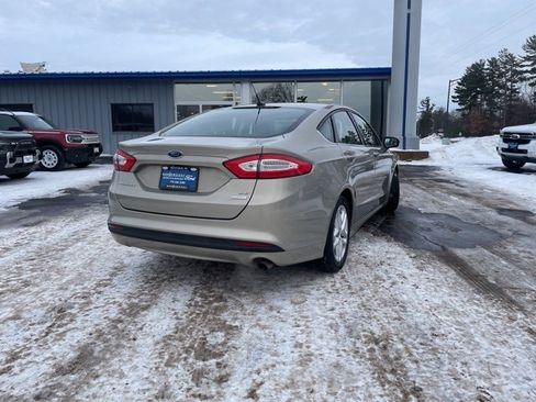 Used 2015 Ford Fusion SE image 10