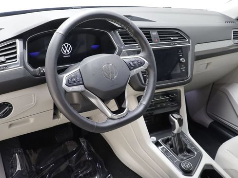 Used 2024 Volkswagen Tiguan SE AWD/4WD image 7