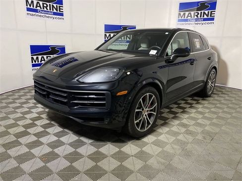 Used 2024 Porsche Cayenne S image 11