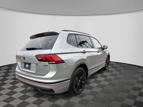 Used 2022 Volkswagen Tiguan SE R-Line AWD/4WD image 5