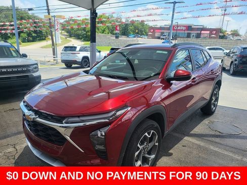 Used 2025 Chevrolet Trax LT w/ LT Convenience Package FWD image 1
