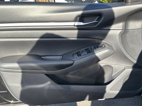 Certified 2022 Nissan Altima 2.5 SV image 6