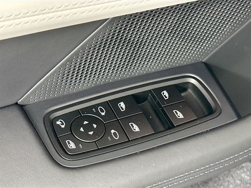 Certified 2025 Porsche Taycan image 30