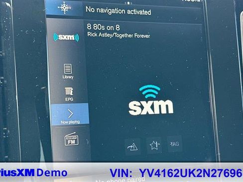 Used 2022 Volvo XC40 T5 Momentum image 31