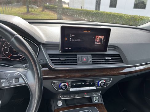 Used 2018 Audi Q5 2.0T Premium Plus w/ Premium Plus Package image 18