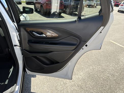 Used 2020 GMC Terrain SLE w/ Driver Convenience Package AWD/4WD image 18