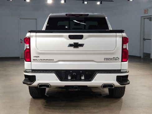 Used 2025 Chevrolet Silverado 1500 High Country w/ Technology Package AWD/4WD image 6