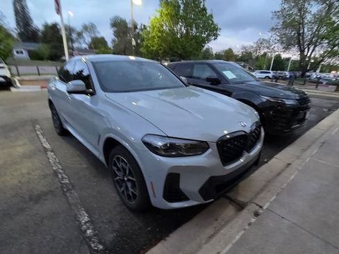 Used 2024 BMW X4 xDrive30i w/ Premium Package AWD/4WD image 3