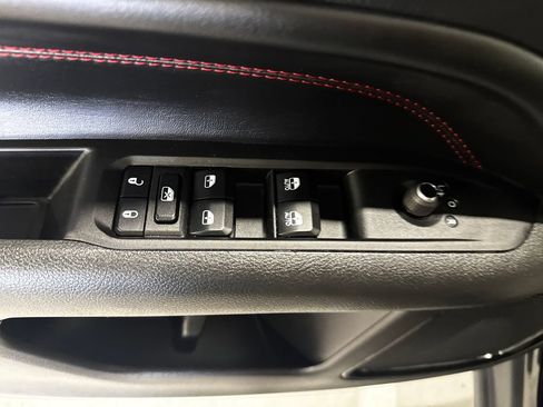 Used 2025 Jeep Compass Trailhawk AWD/4WD image 19