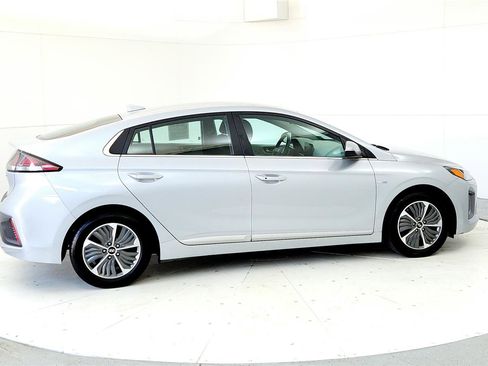 Used 2020 Hyundai Ioniq SEL image 6