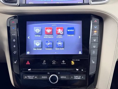 Used 2019 INFINITI QX50 Luxe w/ Navigation Package AWD/4WD image 19