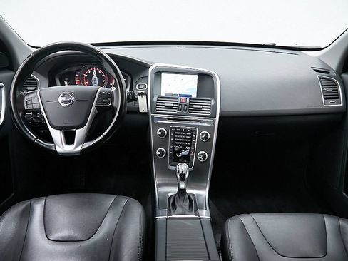 Used 2015 Volvo XC60 T6 w/ Proximity Package AWD/4WD image 24
