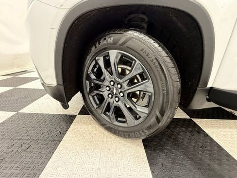 Used 2021 Chevrolet Traverse RS image 12