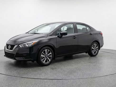 Used 2025 Nissan Versa SV FWD image 3