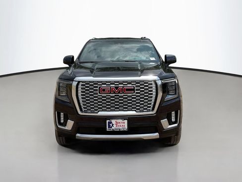 Used 2024 GMC Yukon Denali w/ Advanced Technology Package RWD image 2