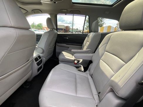 Used 2019 Honda Pilot Elite image 35