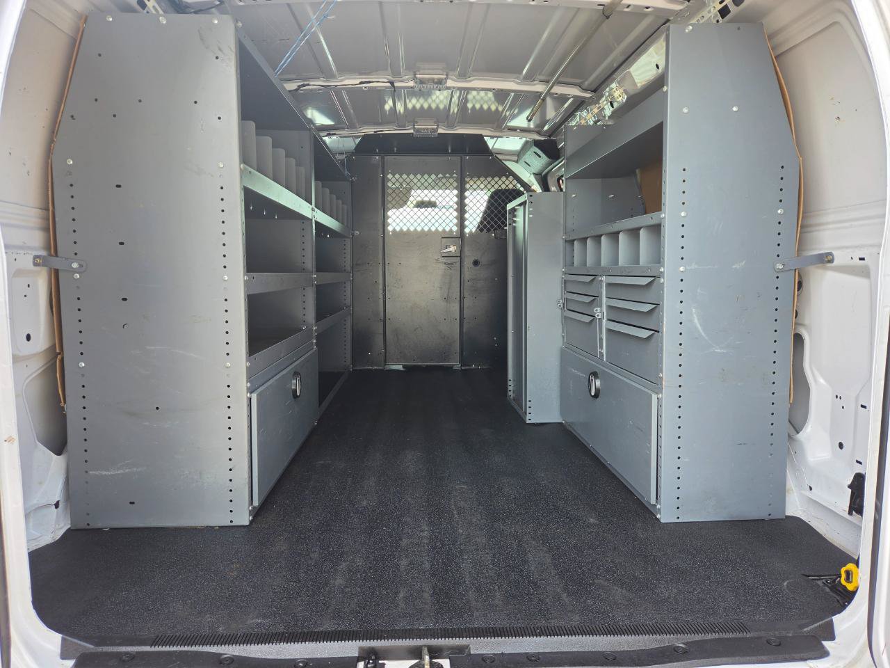 Used 2014 Ford E-150 and Econoline 150 RWD image 17