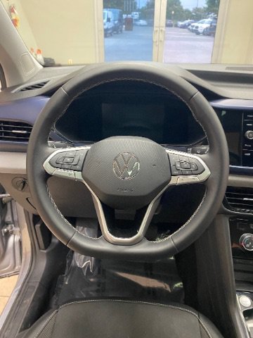 Used 2023 Volkswagen Taos SE AWD/4WD image 18