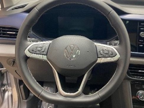 Used 2023 Volkswagen Taos SE AWD/4WD image 18